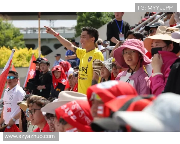 中意传奇足球明星赛盛大开幕球迷共庆足球文化的辉煌与激情 中意传奇足球明星赛盛大开幕球迷共庆足球文化的辉煌与激情